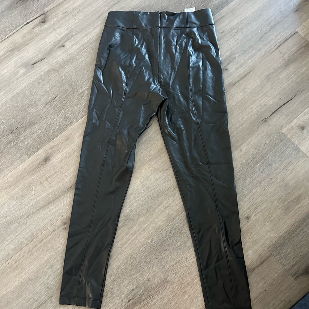 BCBGMAXAZRIA
Button-Front Faux Leather Leggings - Picture 4 of 8